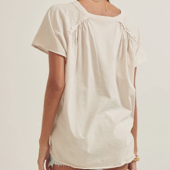 The Lucy Pocket Tee - White Smoke - Picture 3 of 4